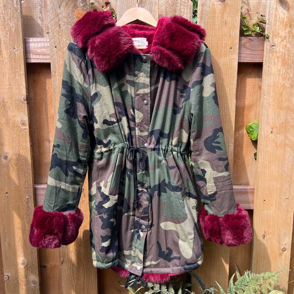 Aofur plush military camo faux fur lining parka size L